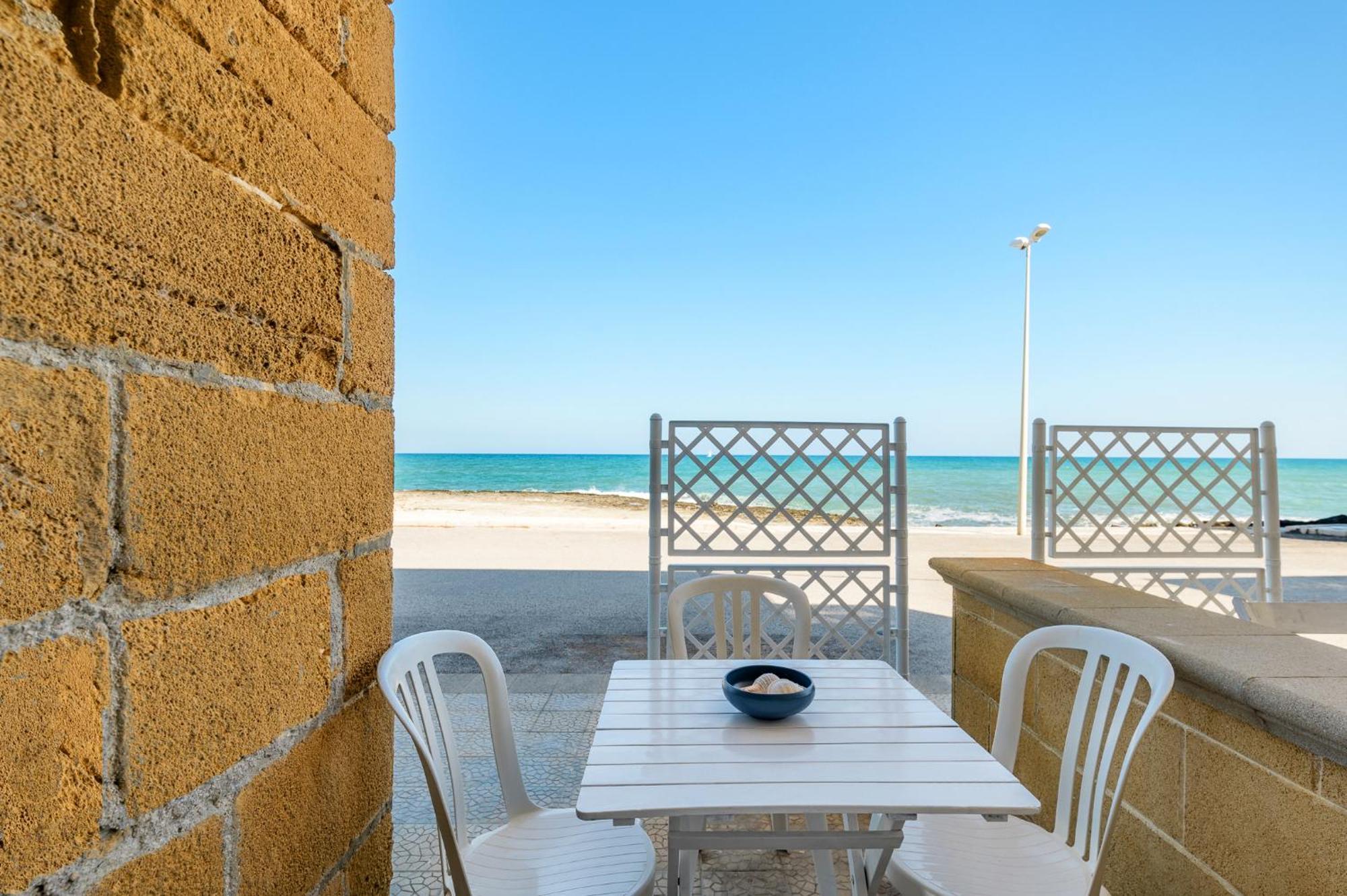 דירות וילאנובה די אוסטוני Casa Helios מראה חיצוני תמונה